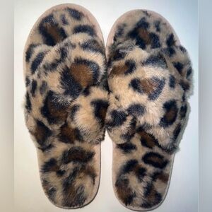 Pink Lily Leopard Print Fuzzy Slippers